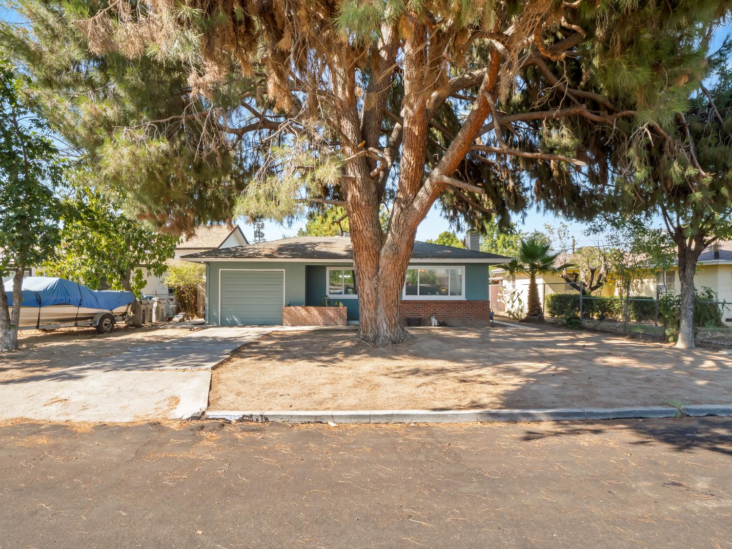 4795 E Simpson Ave, Fresno, CA 93703