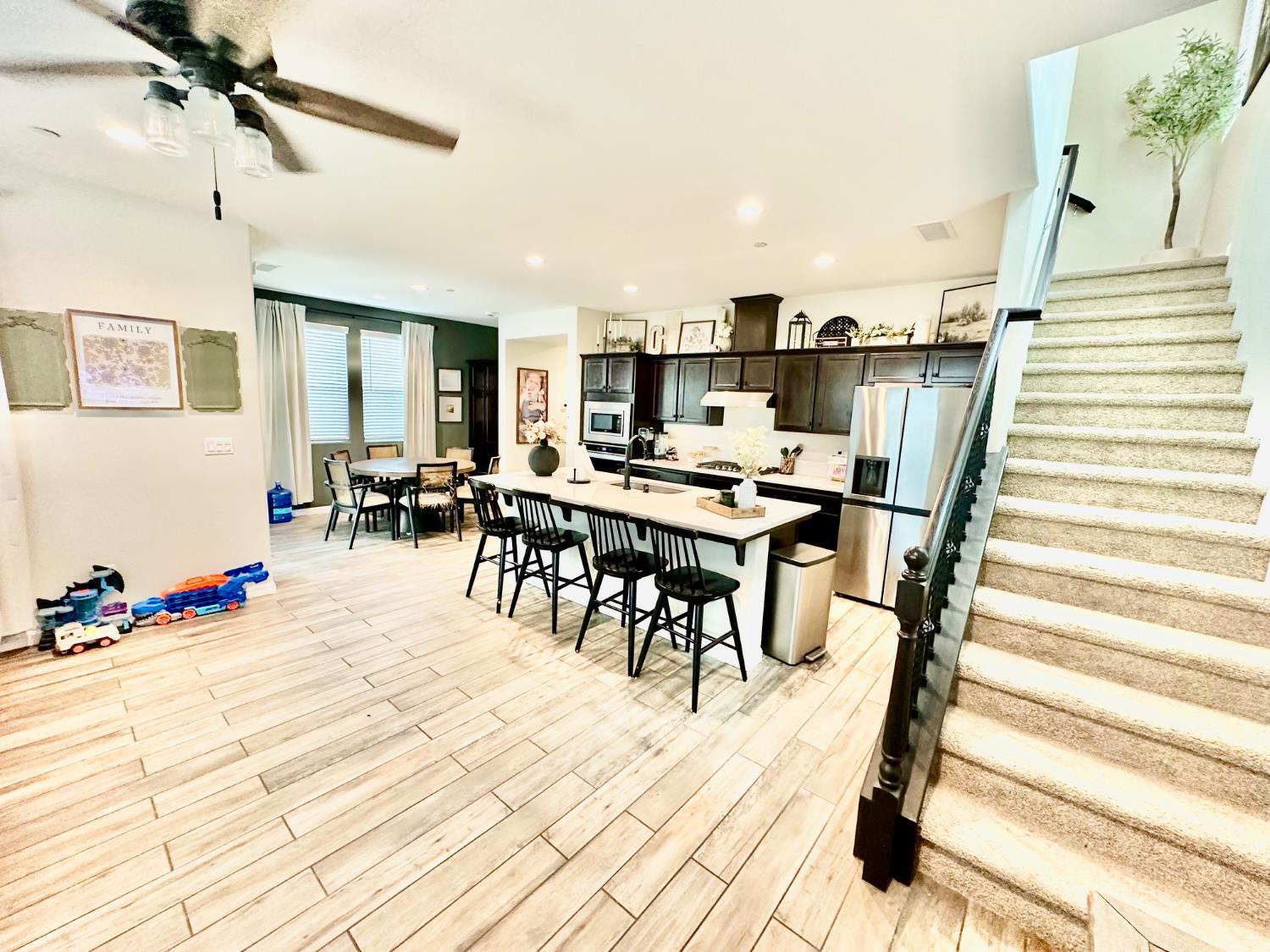 905 Wishon Ave W, Madera, CA 93636