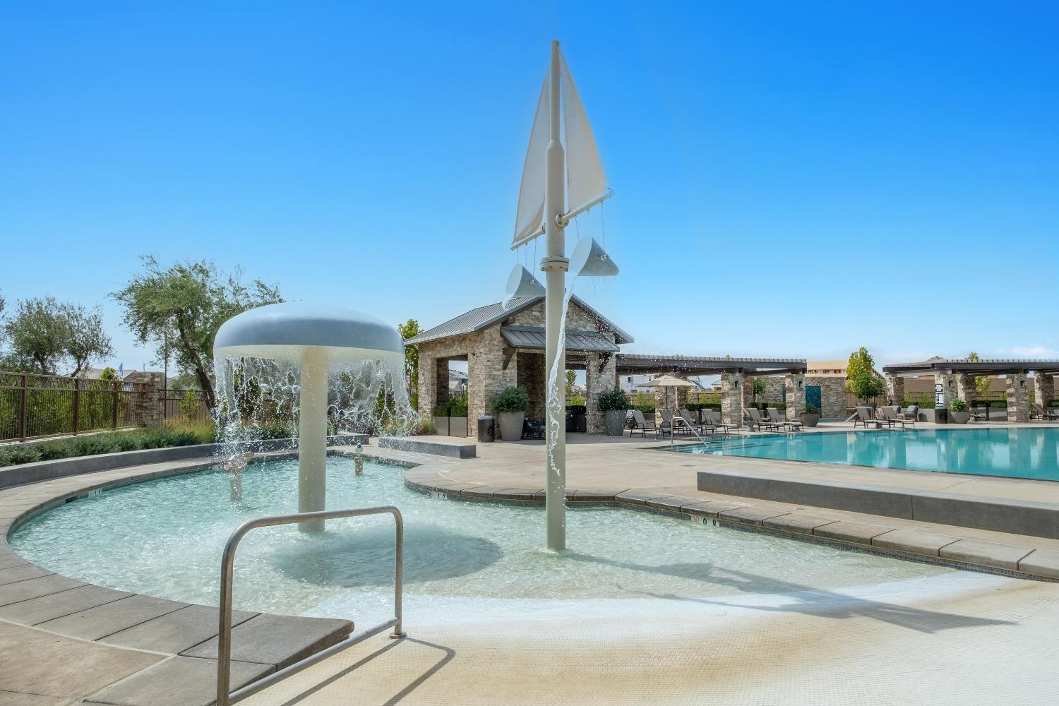905 Wishon Ave W, Madera, CA 93636