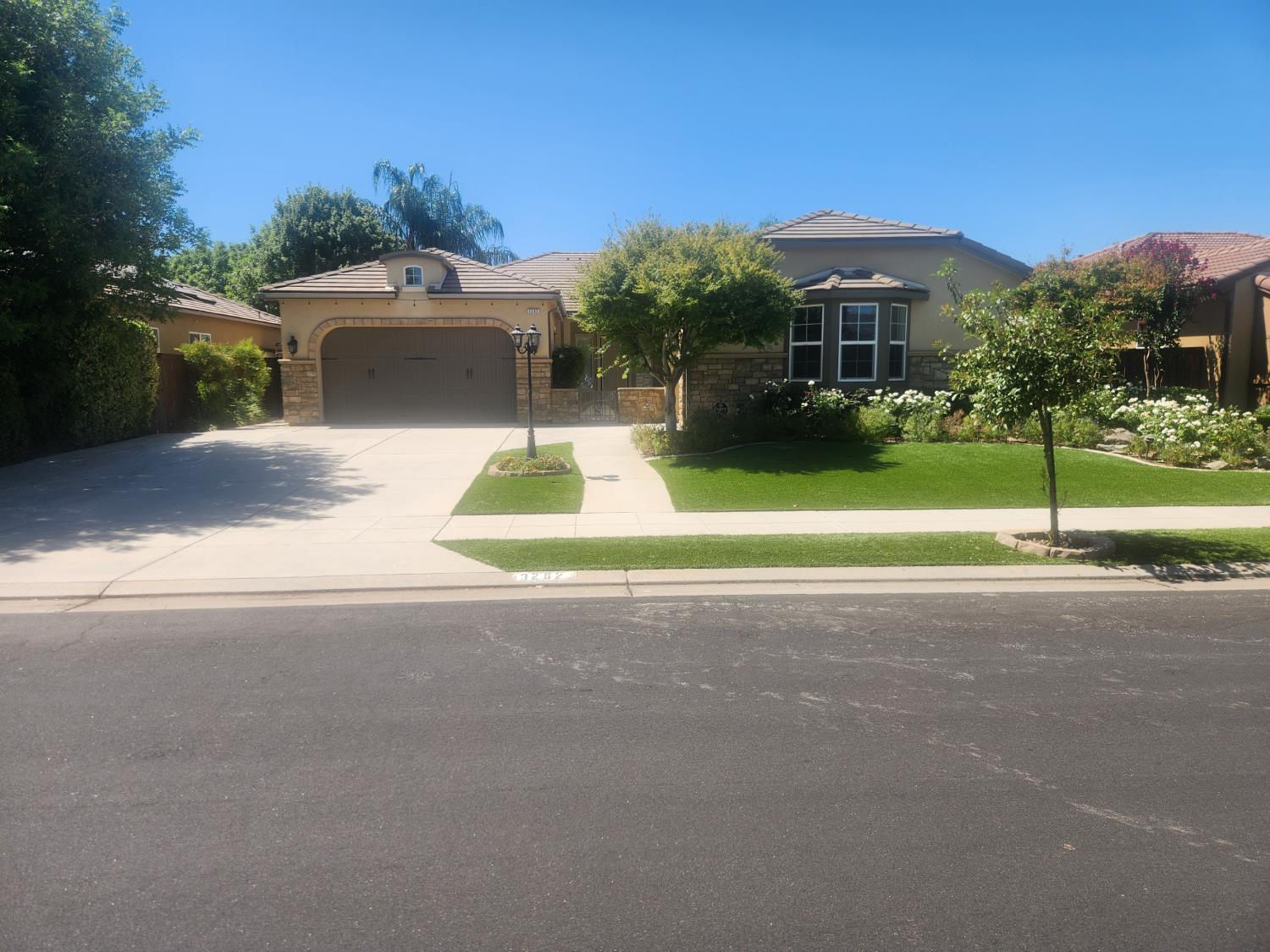 3282 Purvis Ave, Clovis, CA 93619