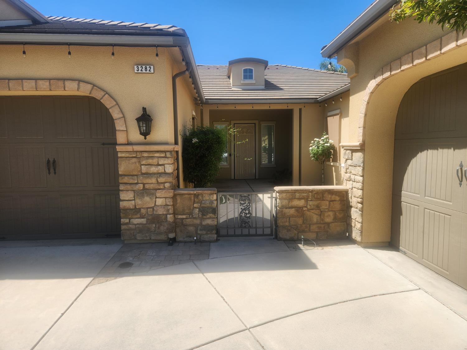3282 Purvis Ave, Clovis, CA 93619
