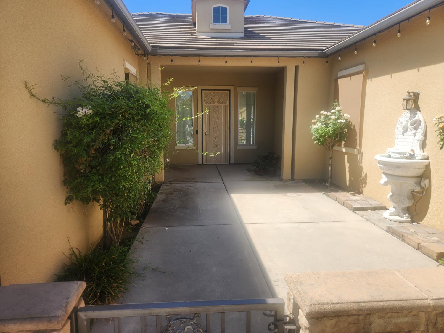 3282 Purvis Ave, Clovis, CA 93619