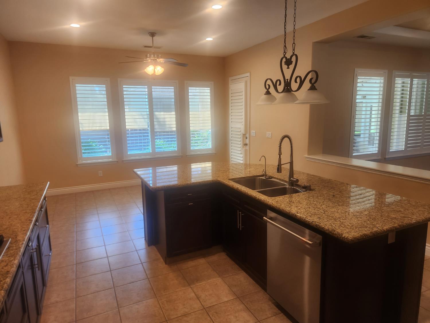 3282 Purvis Ave, Clovis, CA 93619