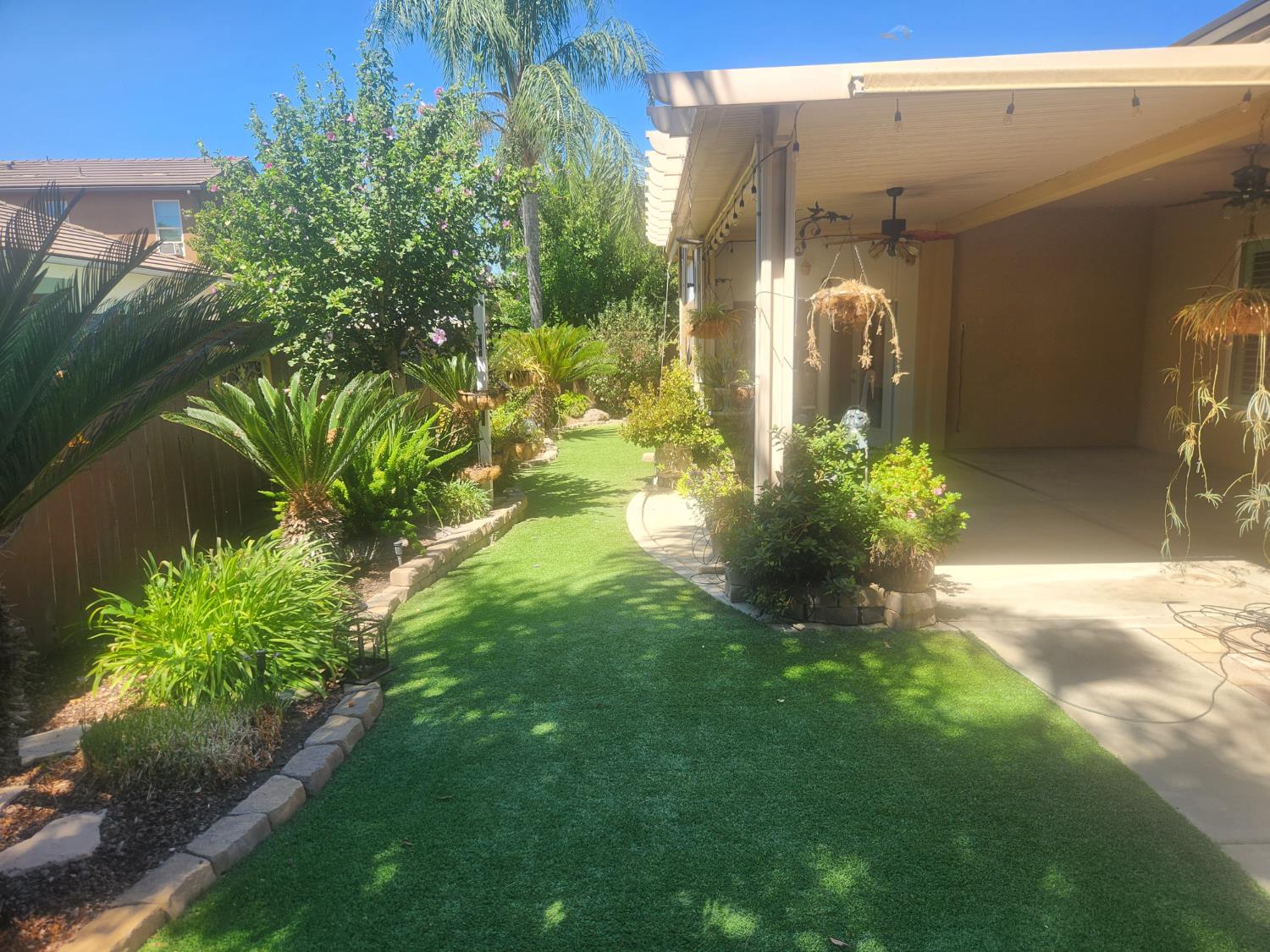 3282 Purvis Ave, Clovis, CA 93619