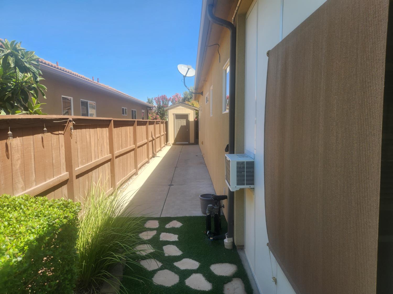 3282 Purvis Ave, Clovis, CA 93619