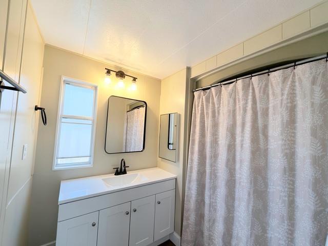 560 W Pleasant Ave #74, Tulare, CA 93274