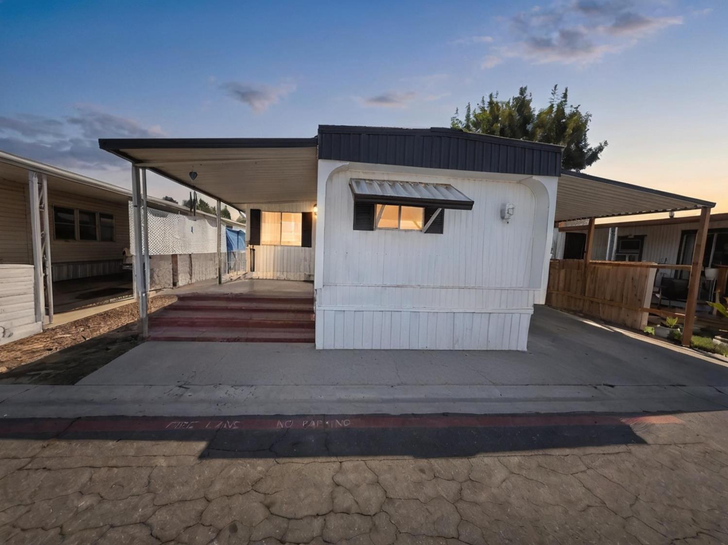 560 W Pleasant Ave #74, Tulare, CA 93274