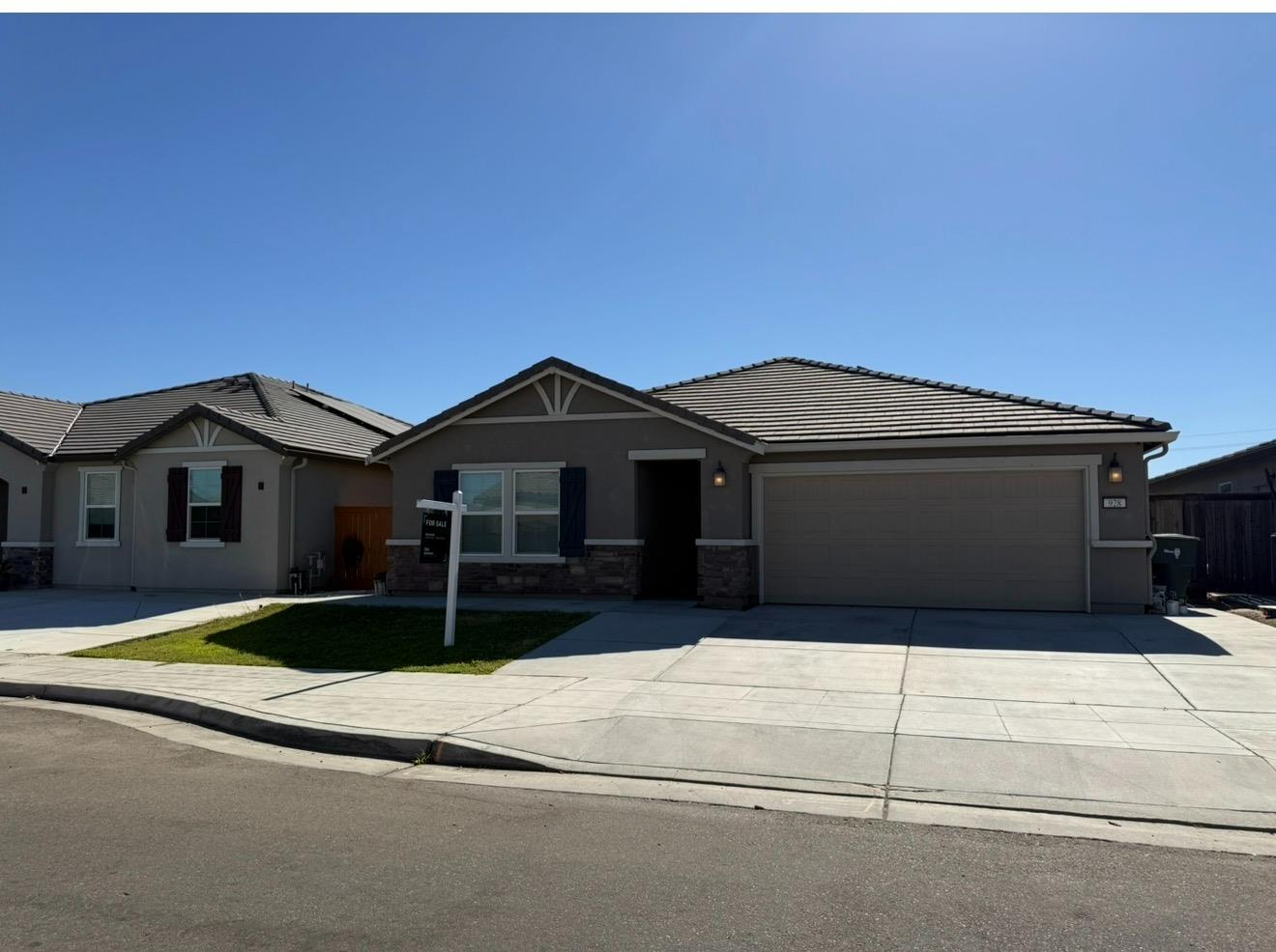 928 S Clover Ave, Fresno, CA 93727
