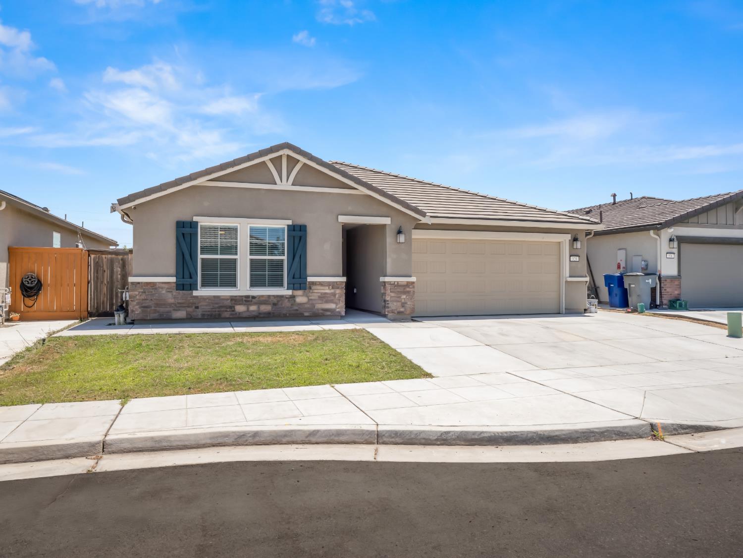928 S Clover Ave, Fresno, CA 93727