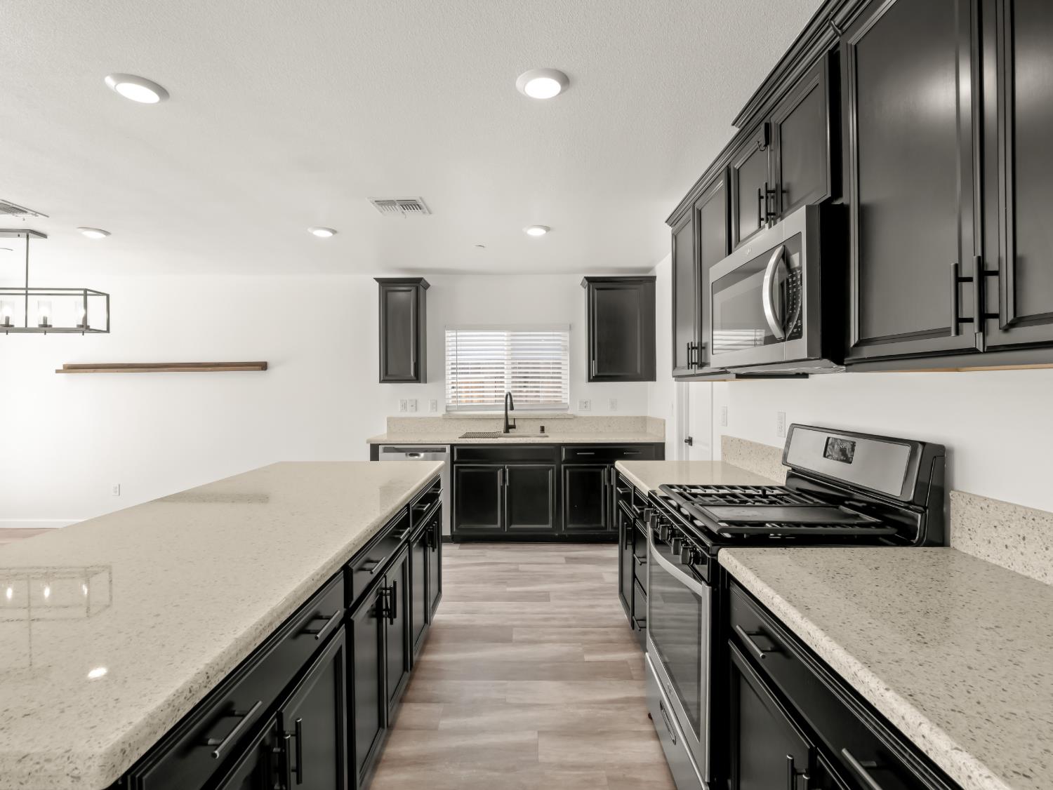 928 S Clover Ave, Fresno, CA 93727