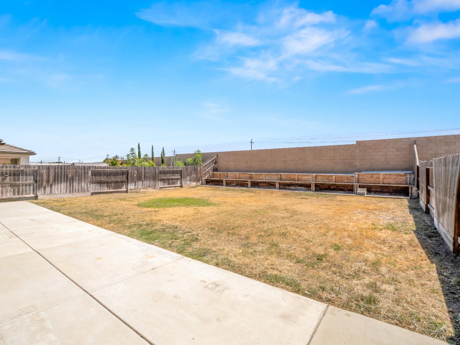928 S Clover Ave, Fresno, CA 93727