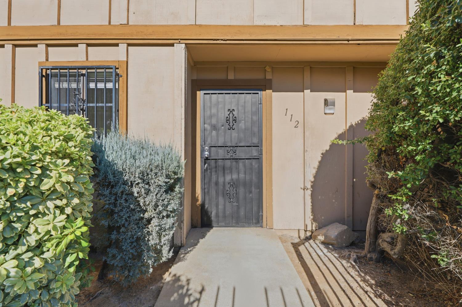 1221 N Peach Ave #112, Fresno, CA 93727
