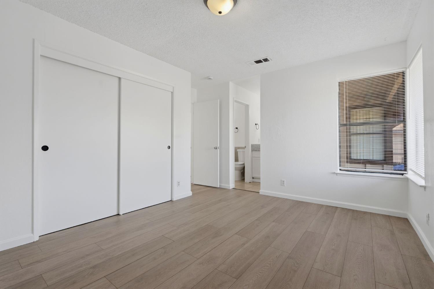 1221 N Peach Ave #112, Fresno, CA 93727