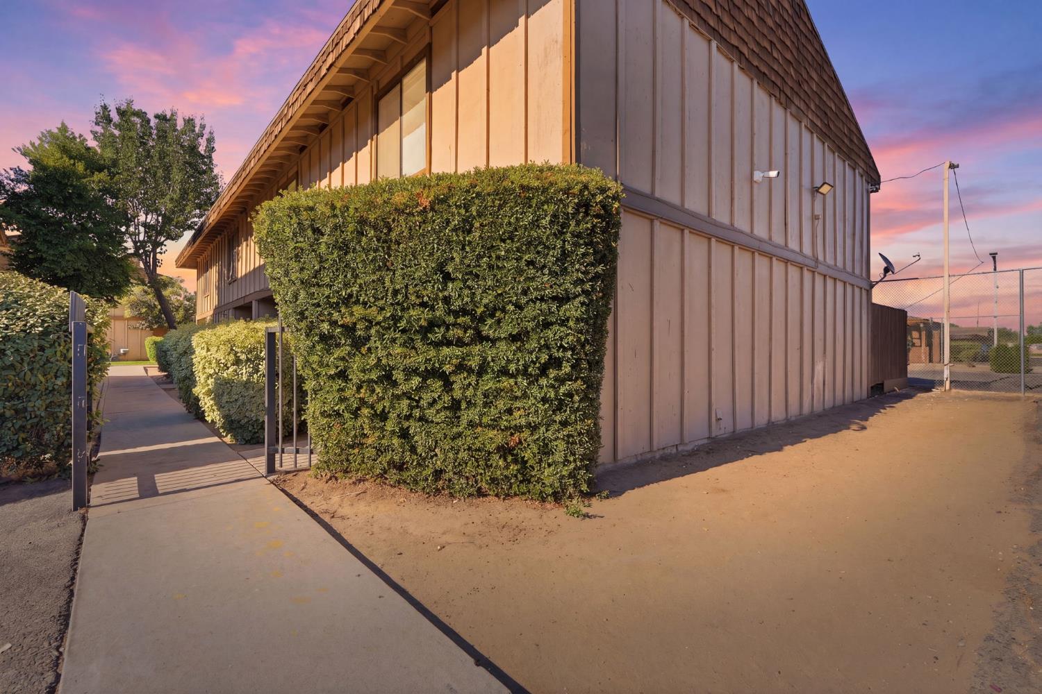 1221 N Peach Ave #112, Fresno, CA 93727