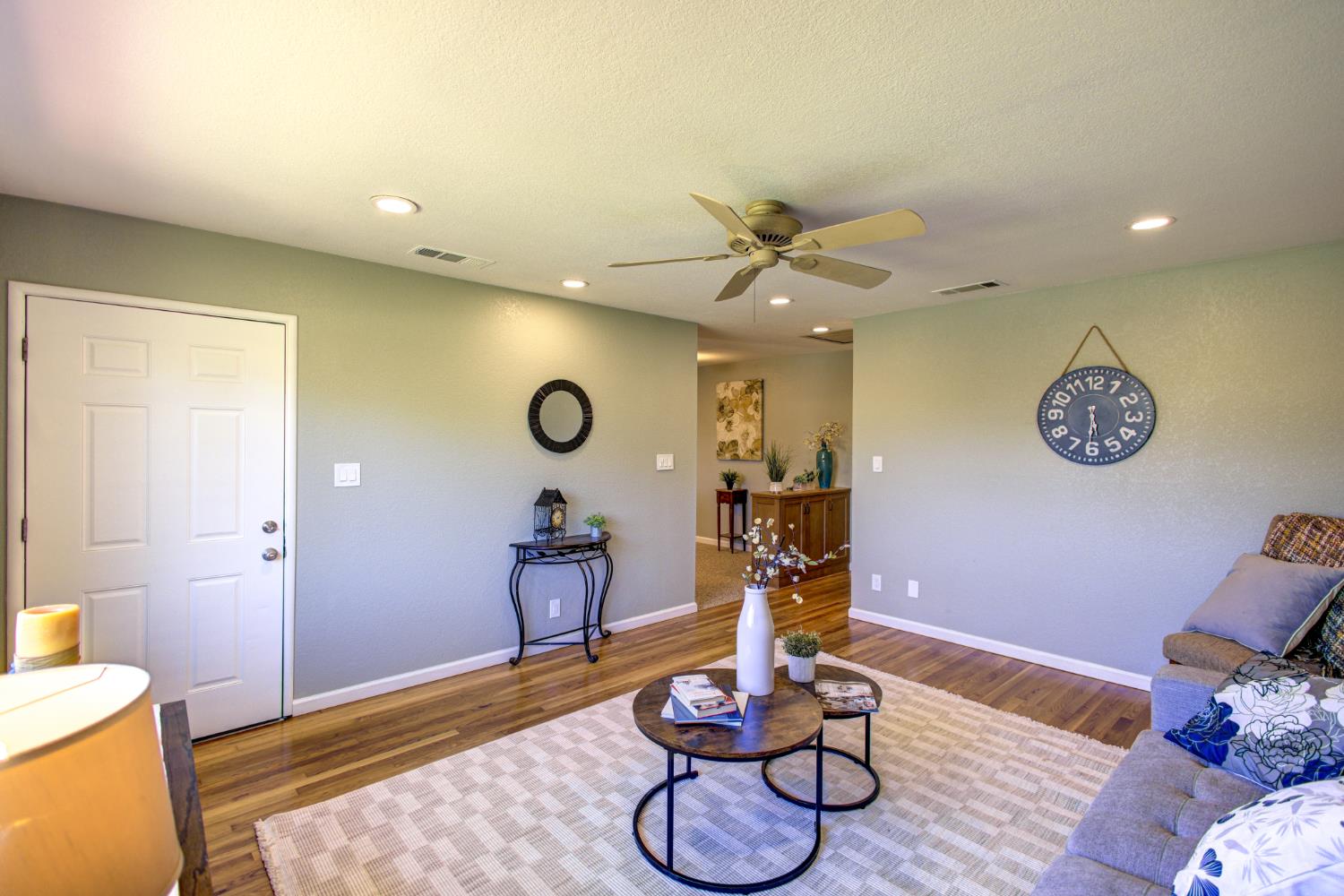 514 W San Gabriel Ave, Clovis, CA 93612