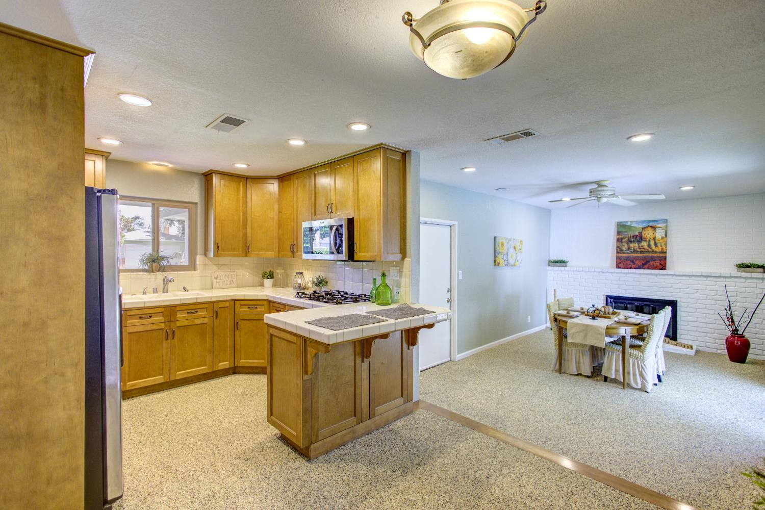 514 W San Gabriel Ave, Clovis, CA 93612