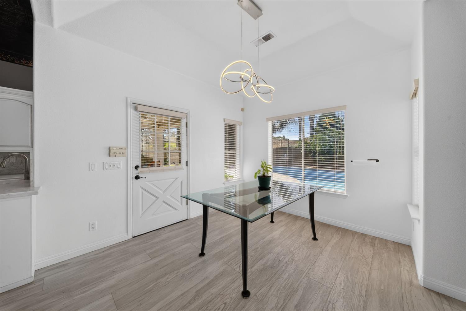 602 Fallbrook Ave, Clovis, CA 93611