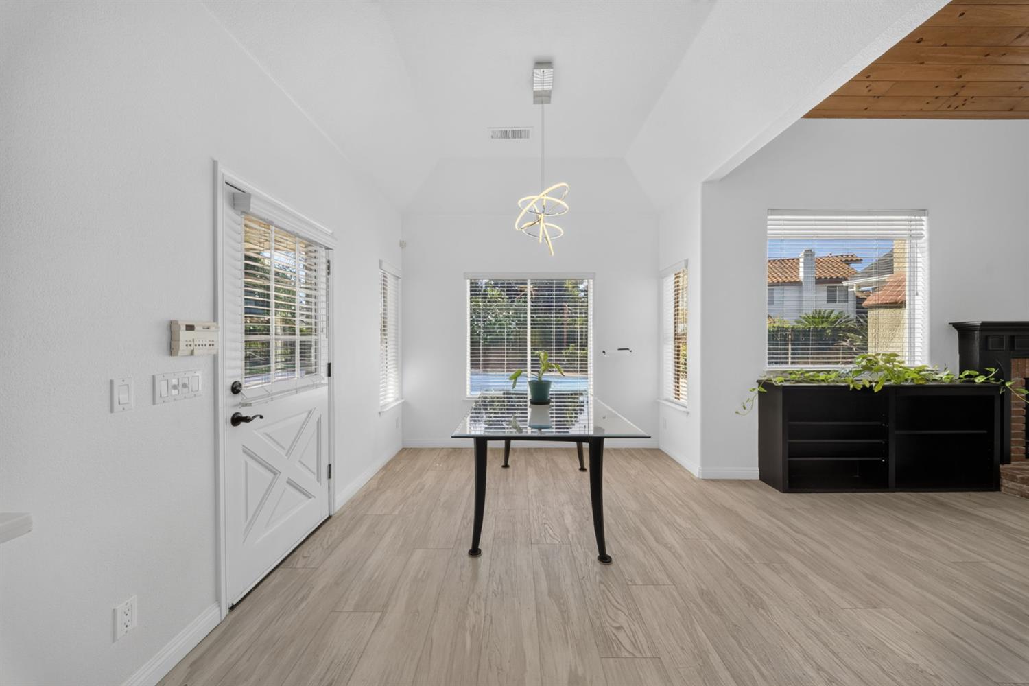 602 Fallbrook Ave, Clovis, CA 93611