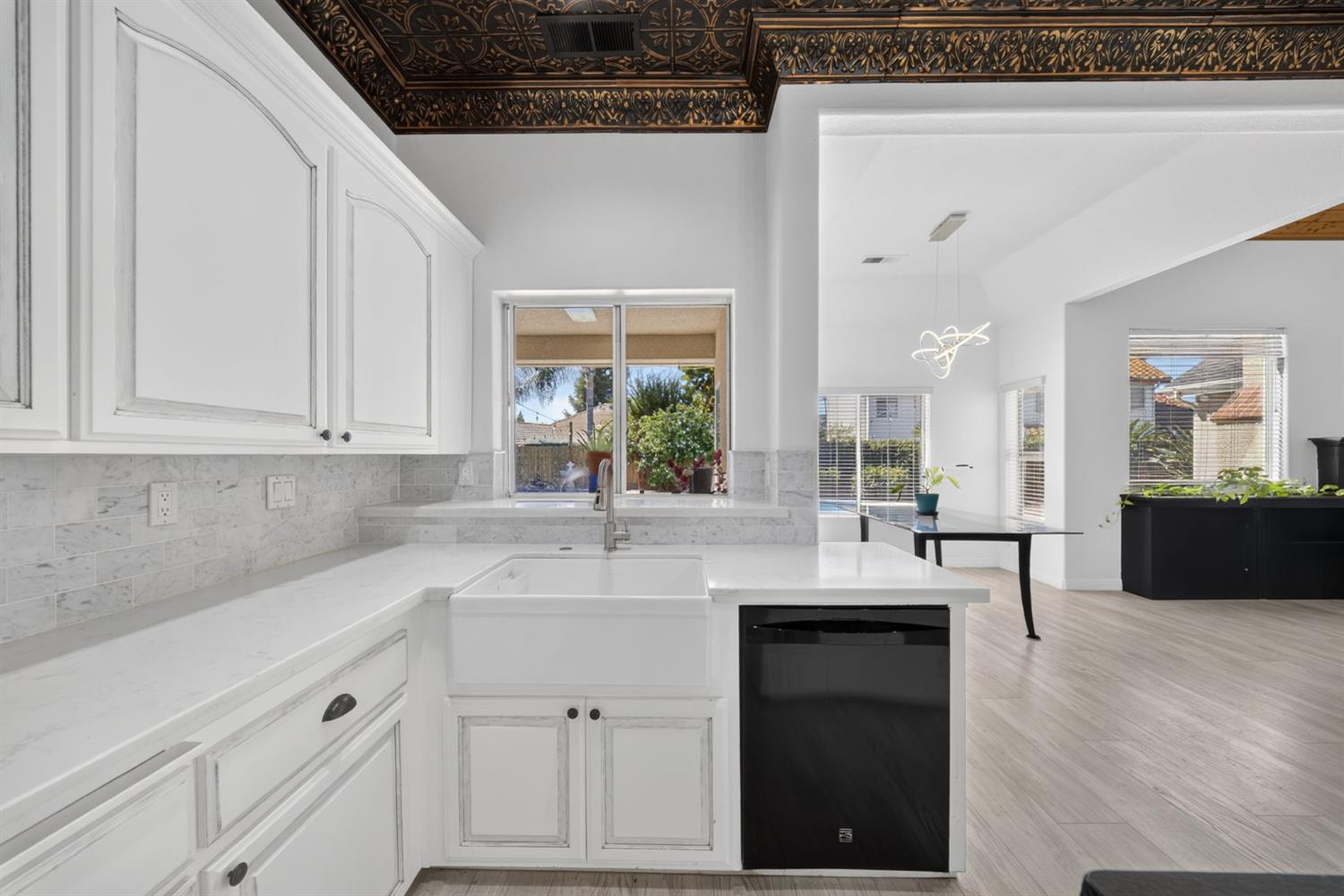 602 Fallbrook Ave, Clovis, CA 93611