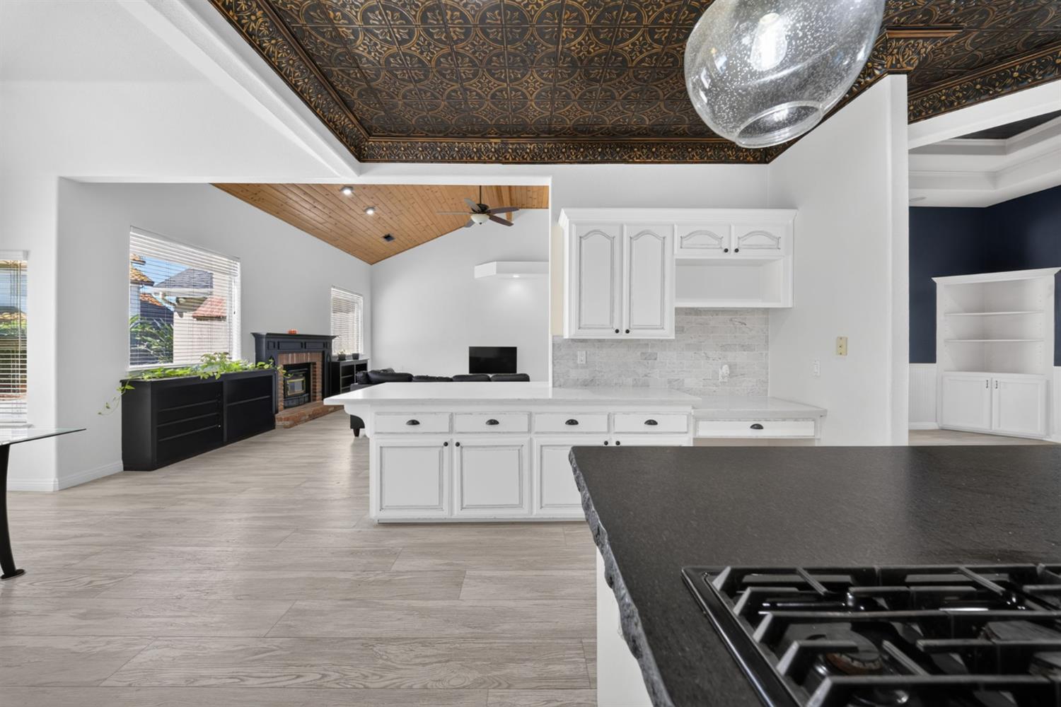 602 Fallbrook Ave, Clovis, CA 93611