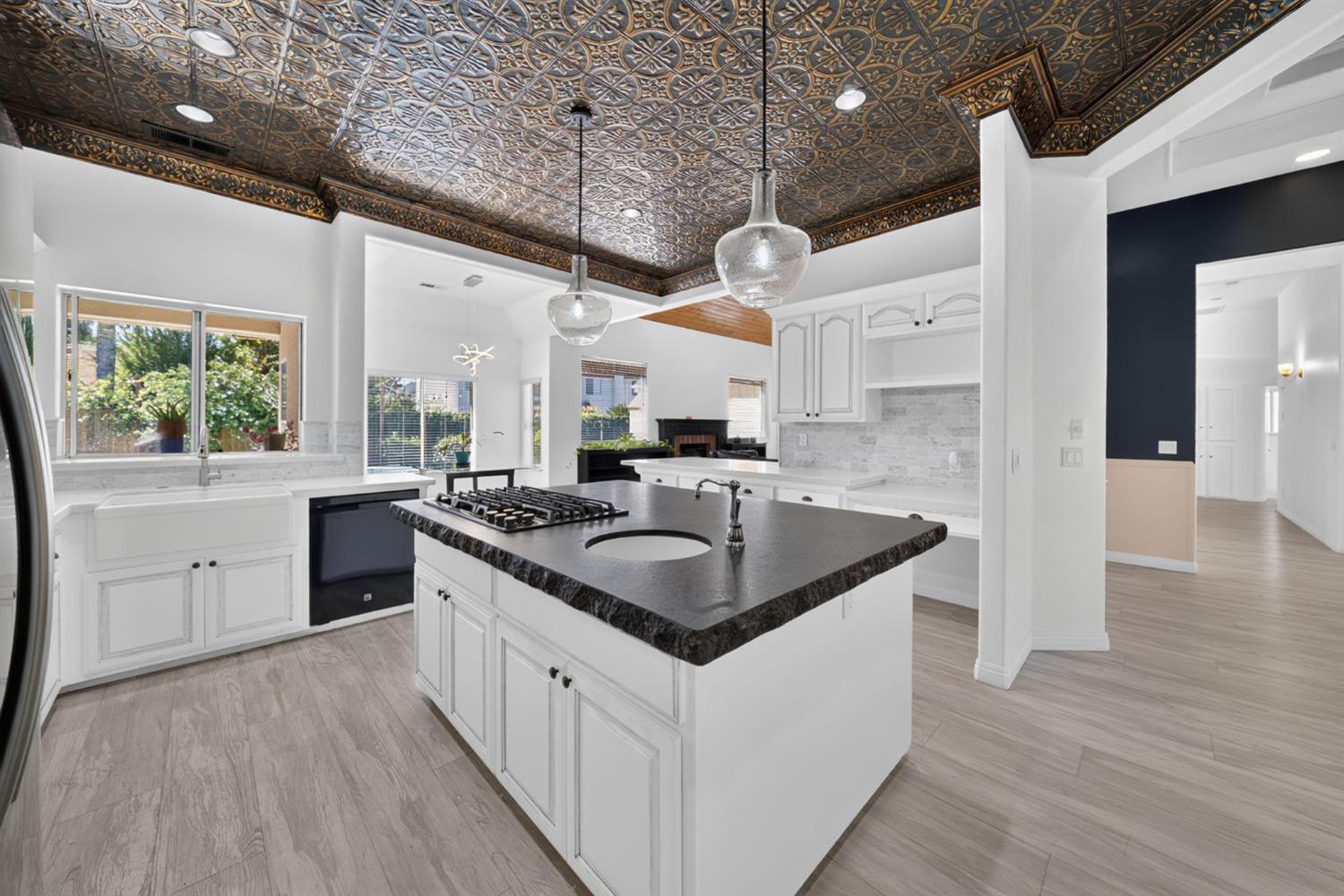 602 Fallbrook Ave, Clovis, CA 93611