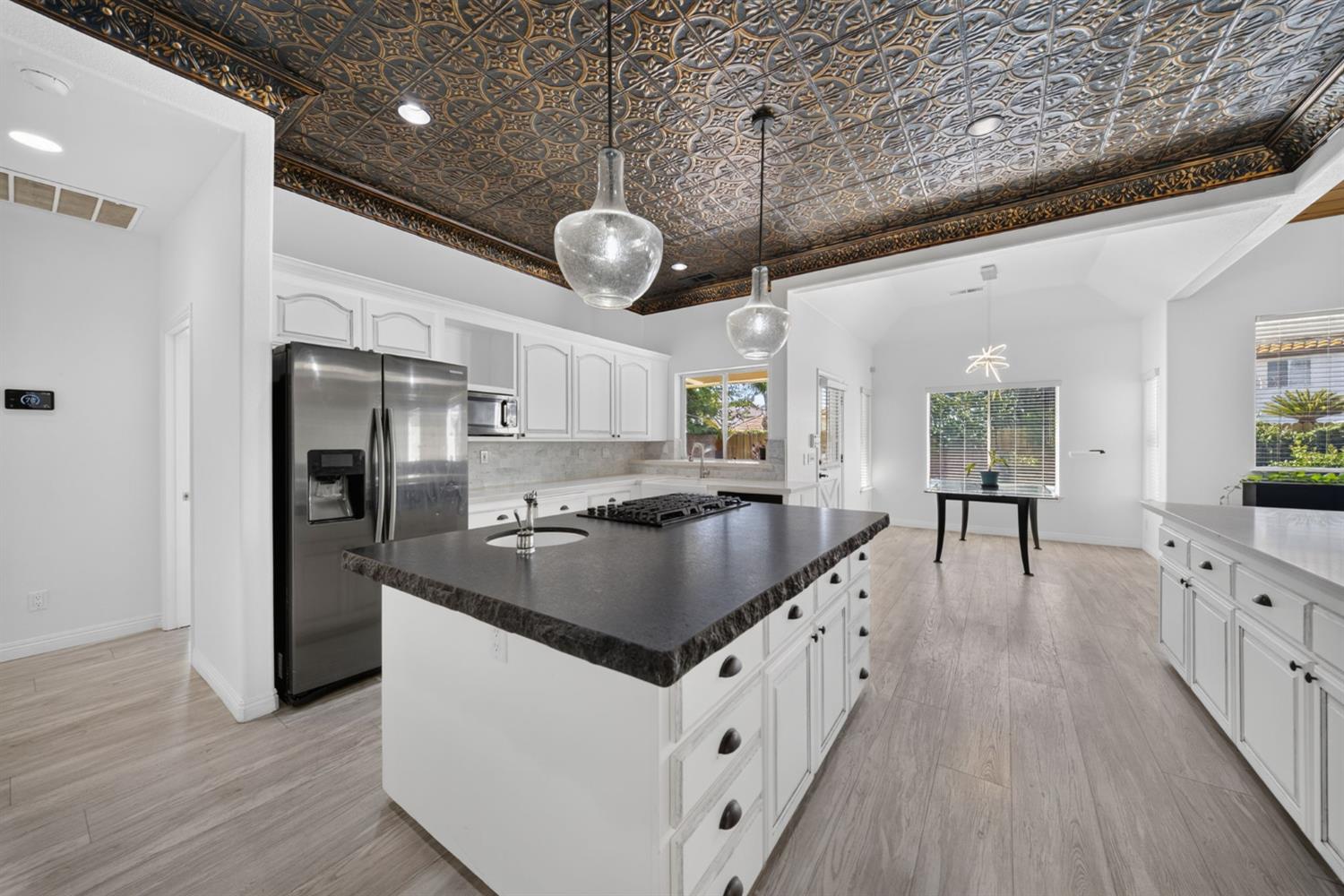 602 Fallbrook Ave, Clovis, CA 93611