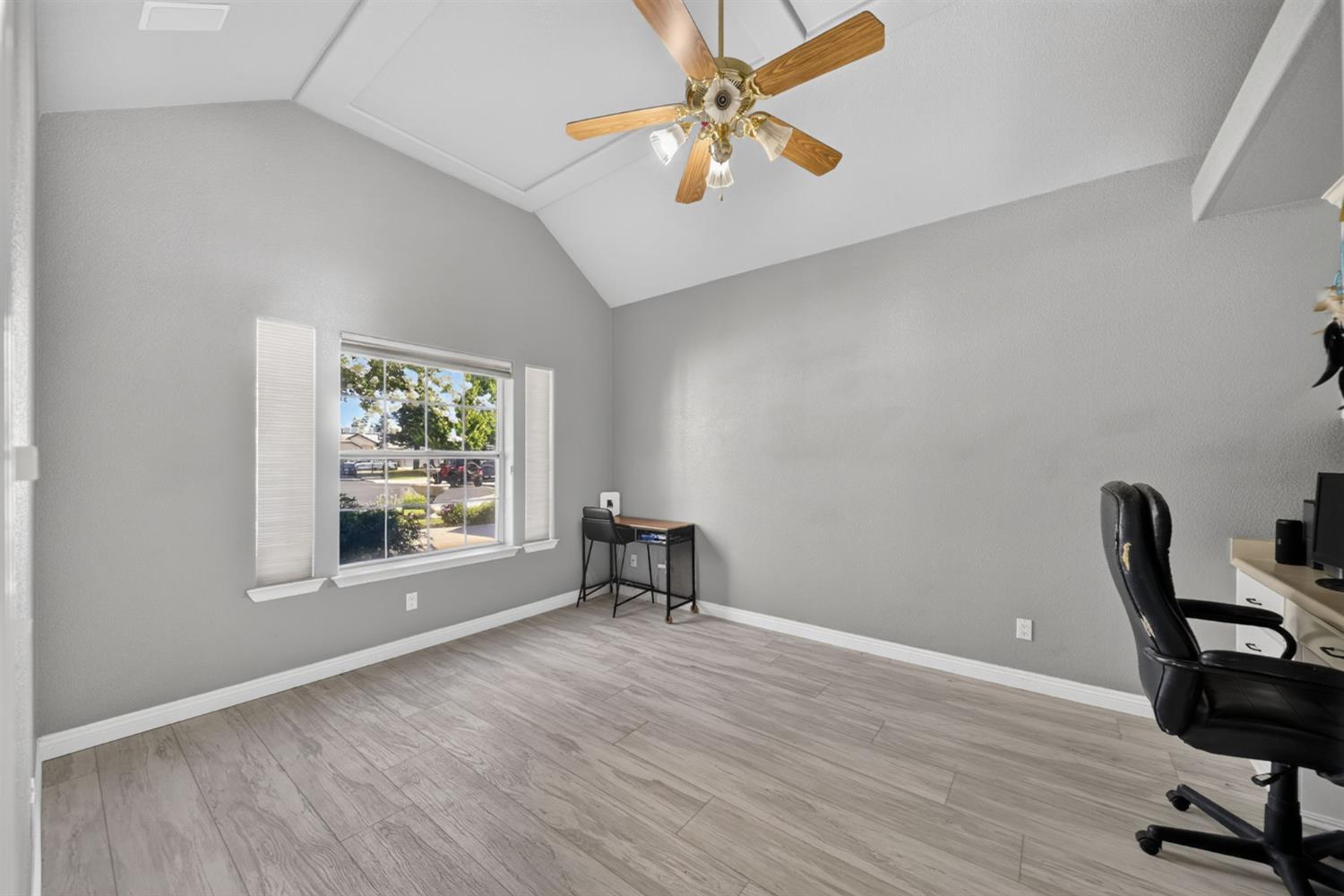 602 Fallbrook Ave, Clovis, CA 93611