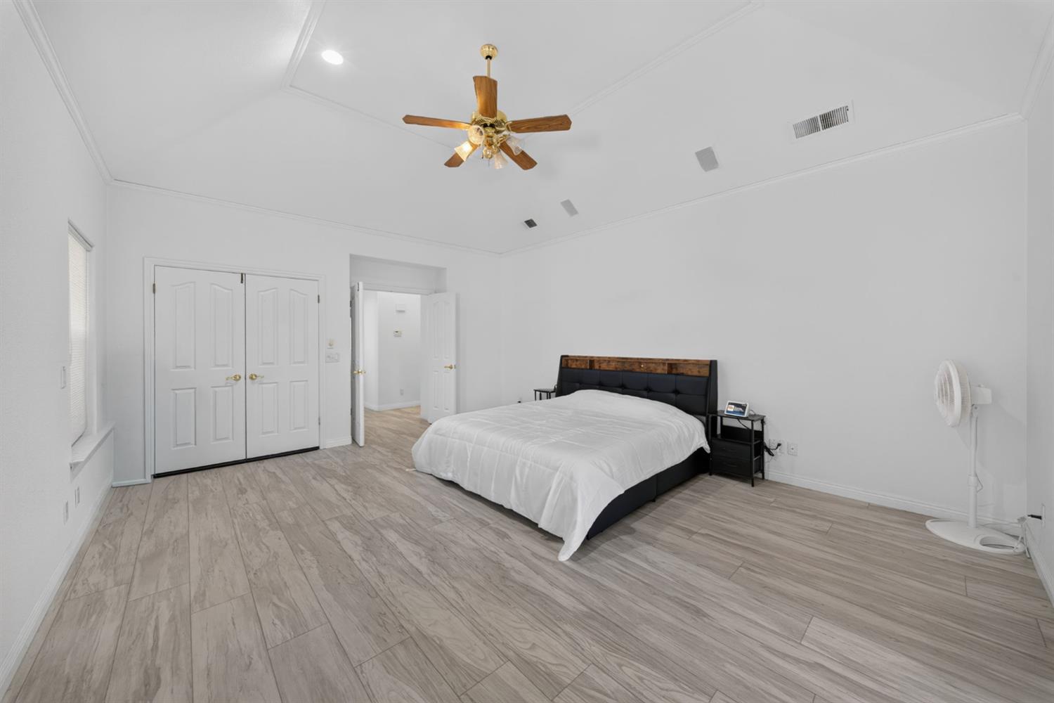 602 Fallbrook Ave, Clovis, CA 93611