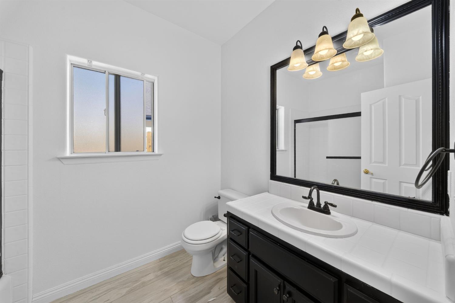 602 Fallbrook Ave, Clovis, CA 93611