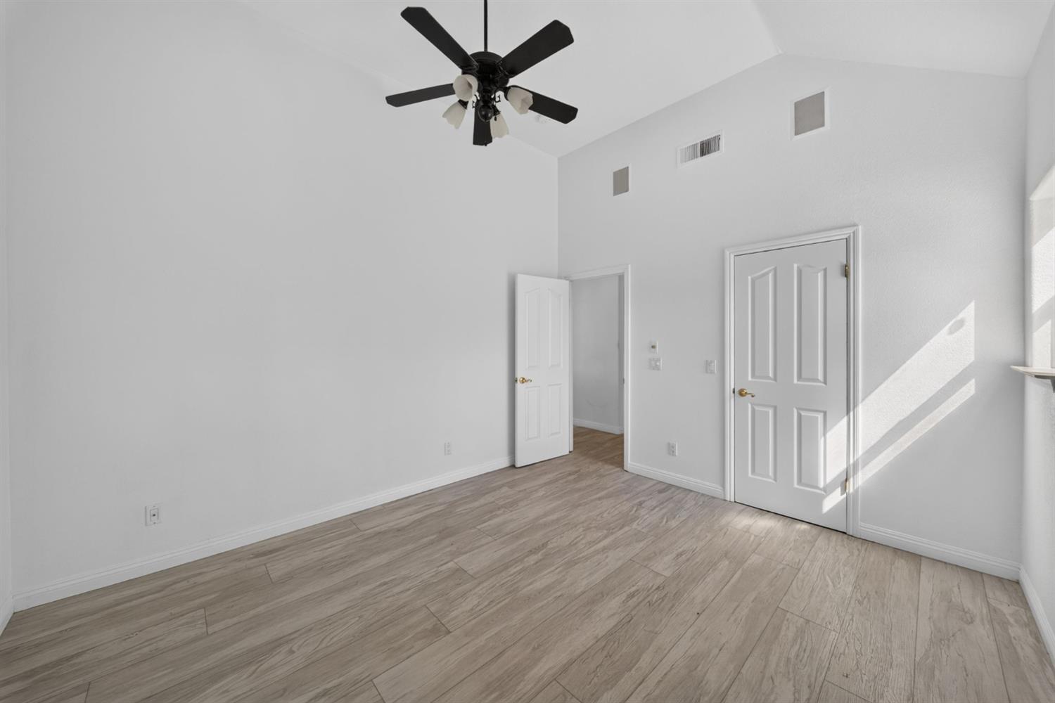 602 Fallbrook Ave, Clovis, CA 93611