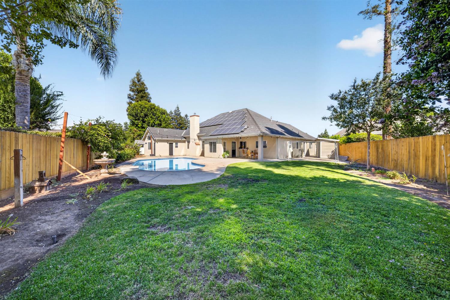 602 Fallbrook Ave, Clovis, CA 93611