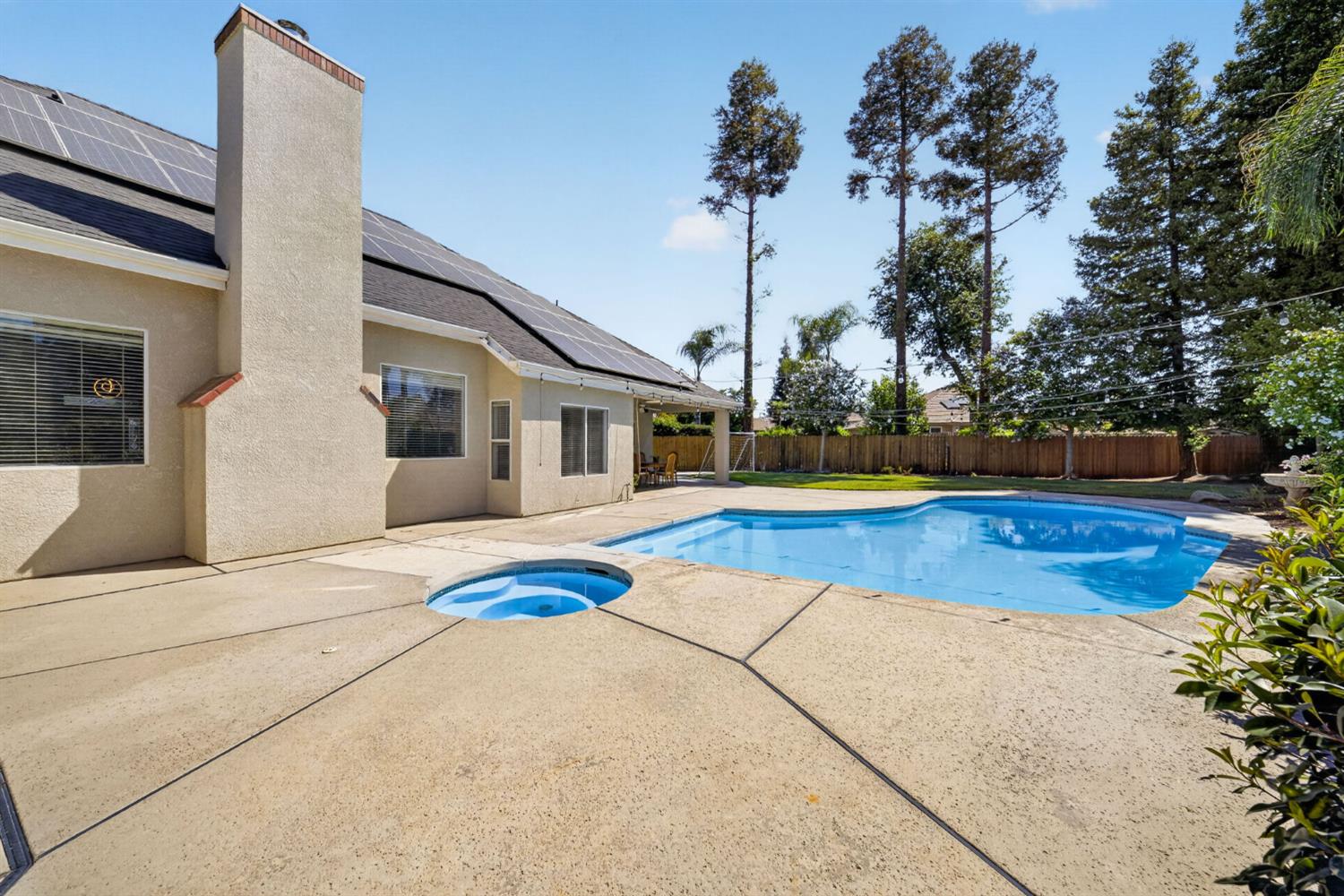 602 Fallbrook Ave, Clovis, CA 93611