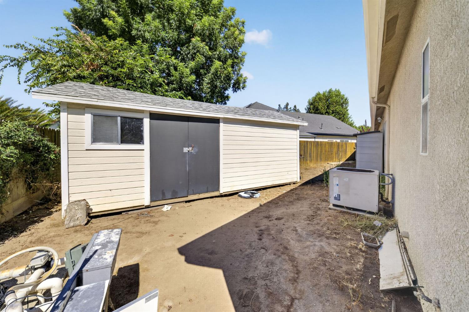 602 Fallbrook Ave, Clovis, CA 93611