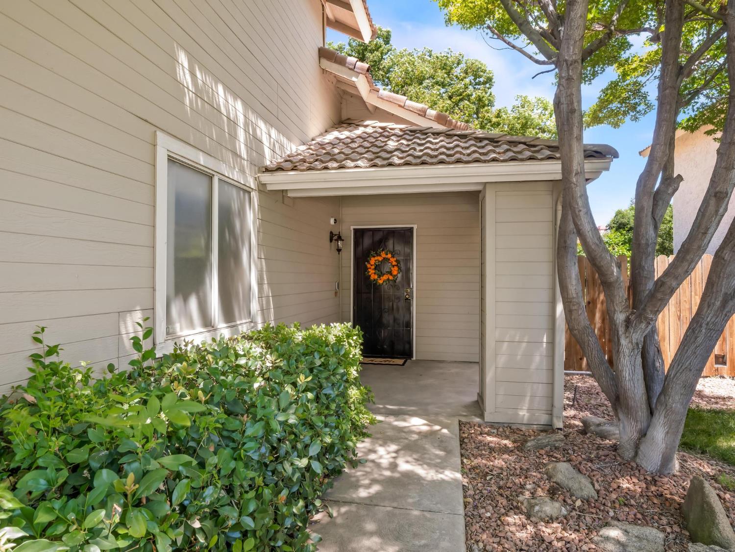 7740 N 8Th St, Fresno, CA 93720
