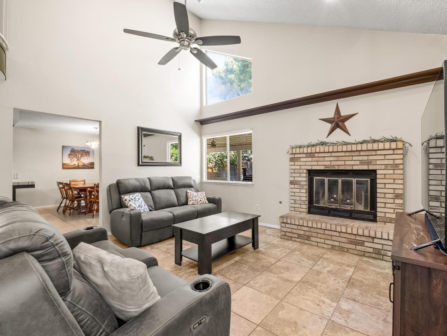 7740 N 8Th St, Fresno, CA 93720