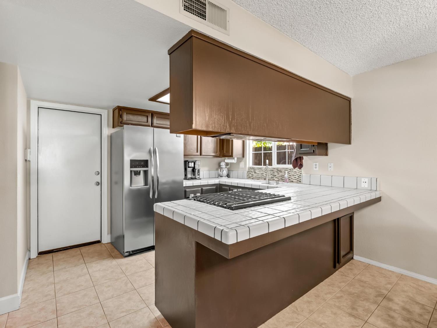 7740 N 8Th St, Fresno, CA 93720