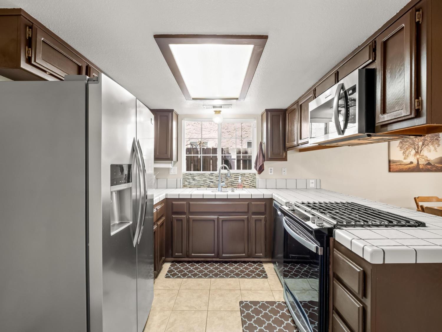 7740 N 8Th St, Fresno, CA 93720
