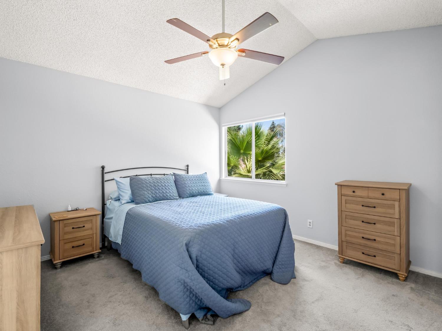 7740 N 8Th St, Fresno, CA 93720