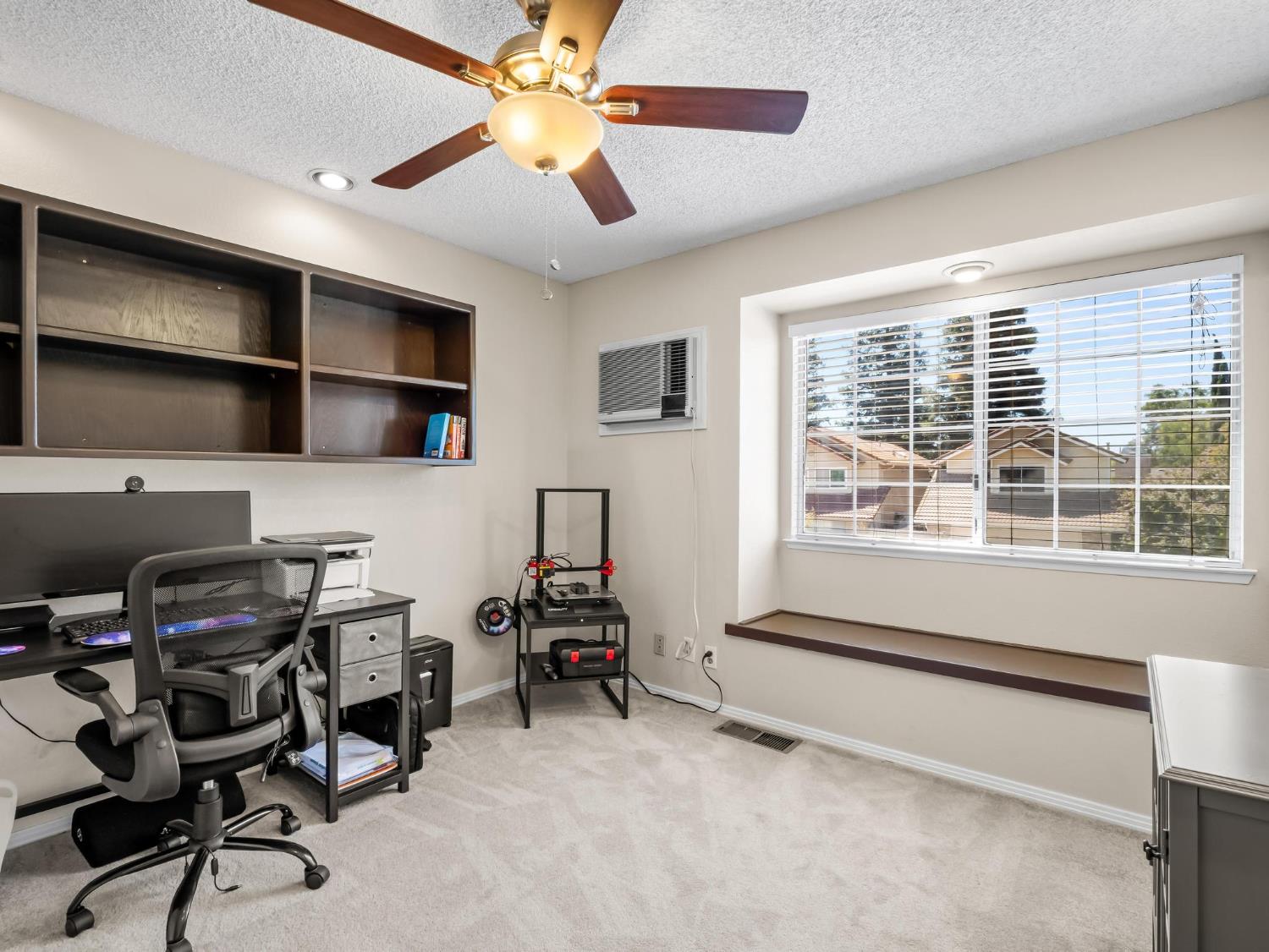 7740 N 8Th St, Fresno, CA 93720