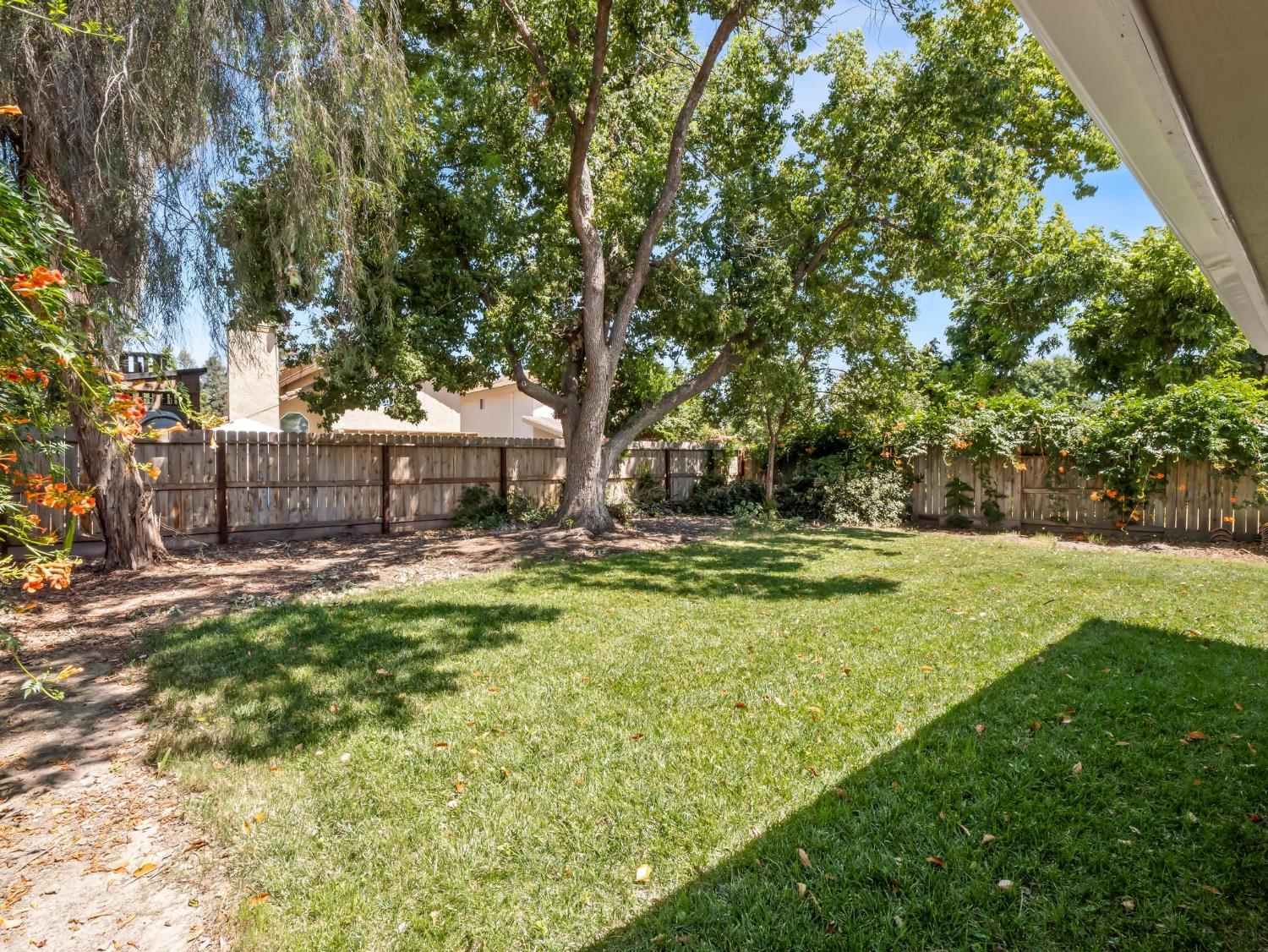 7740 N 8Th St, Fresno, CA 93720