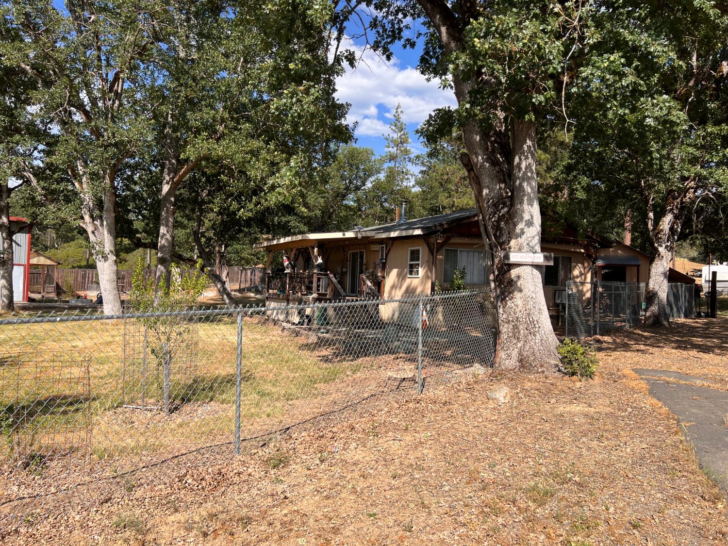 70 N Oak Ave, Hayfork, CA 96041