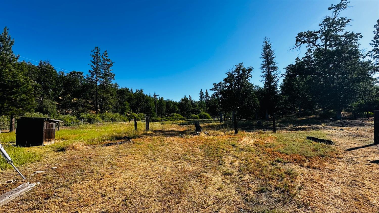 70 N Oak Ave, Hayfork, CA 96041
