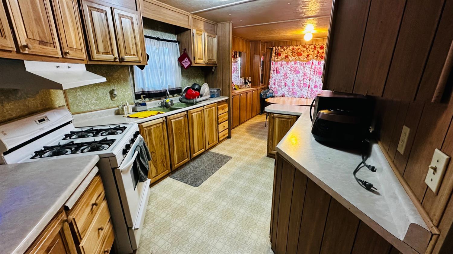 70 N Oak Ave, Hayfork, CA 96041