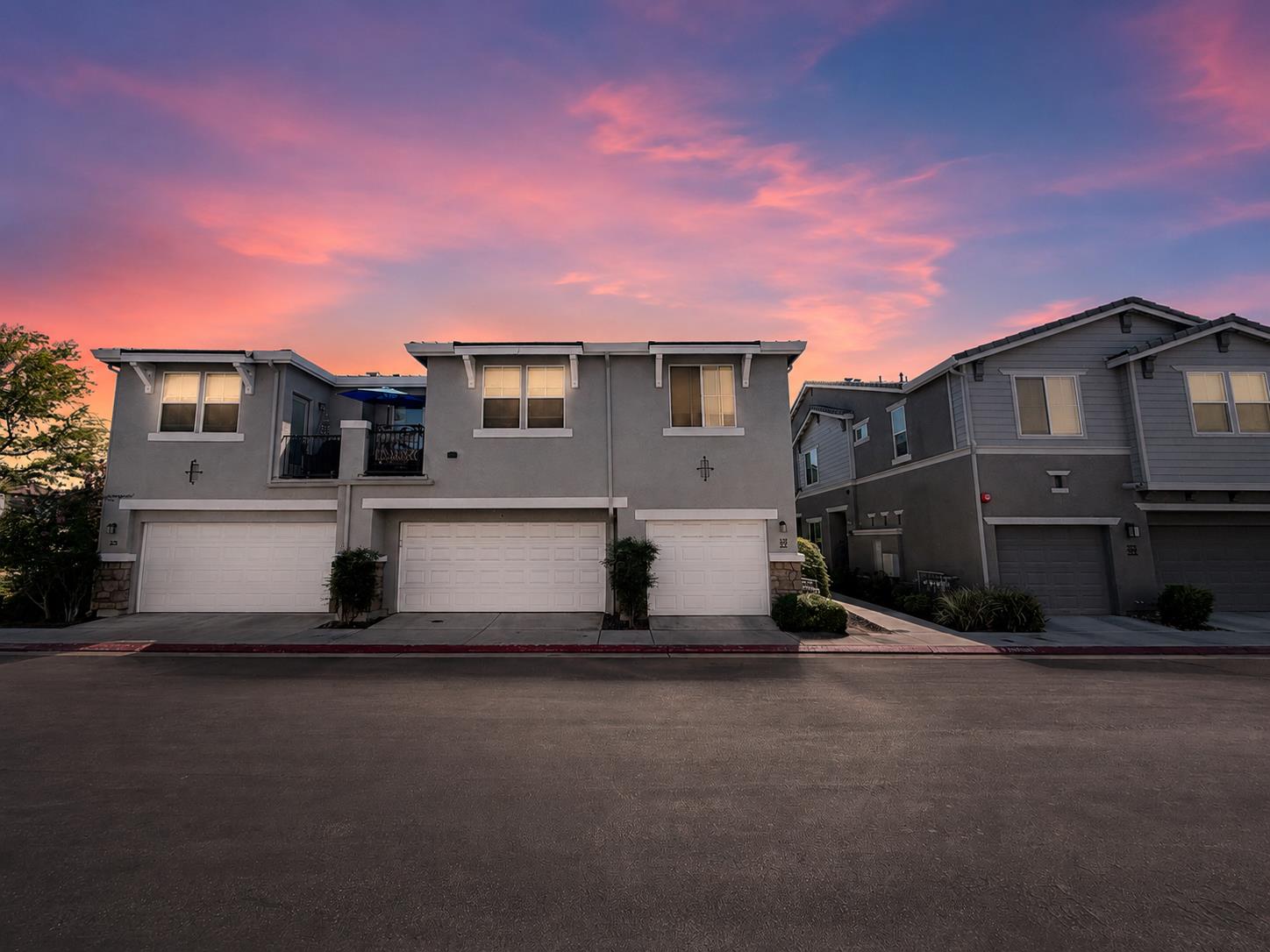 373 N Amedeo Ln, Clovis, CA 93611