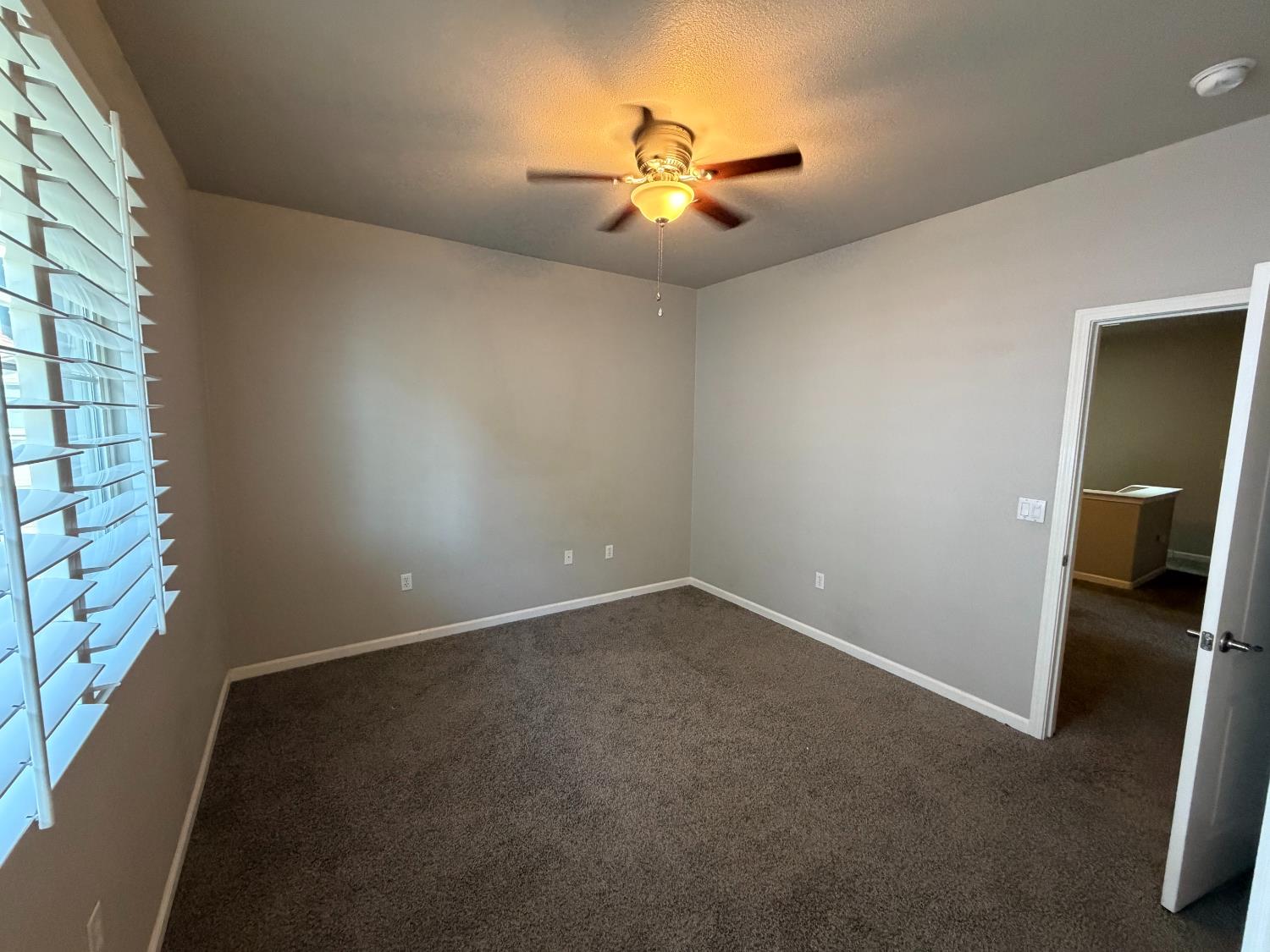373 N Amedeo Ln, Clovis, CA 93611