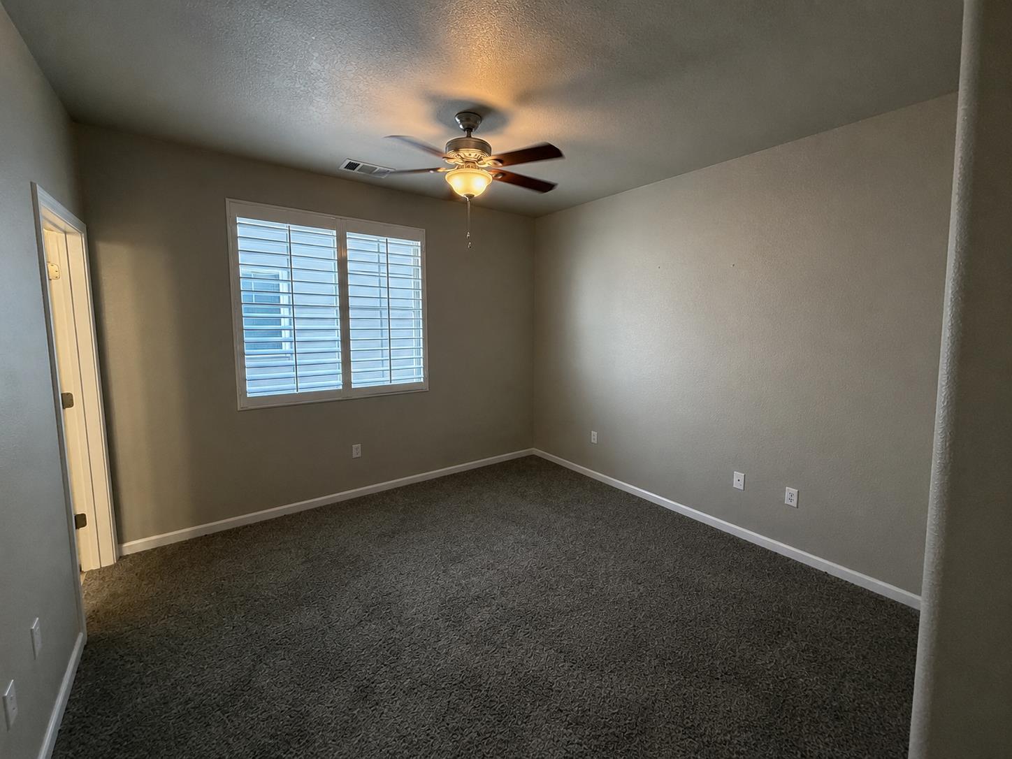 373 N Amedeo Ln, Clovis, CA 93611
