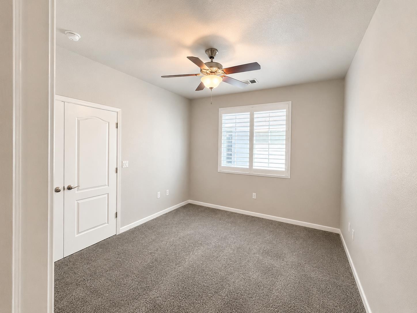 373 N Amedeo Ln, Clovis, CA 93611