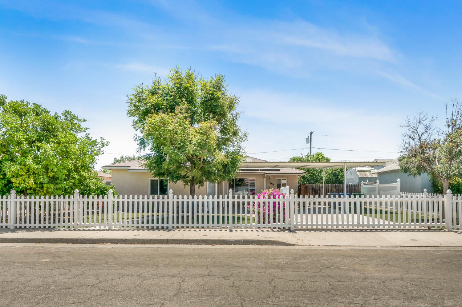 1439 Gary St, Selma, CA 93662