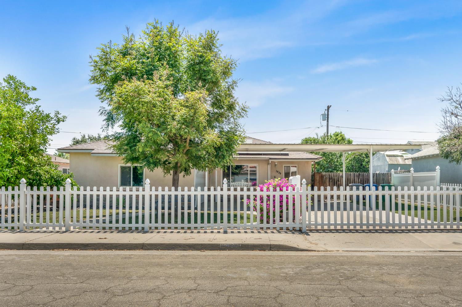 1439 Gary St, Selma, CA 93662