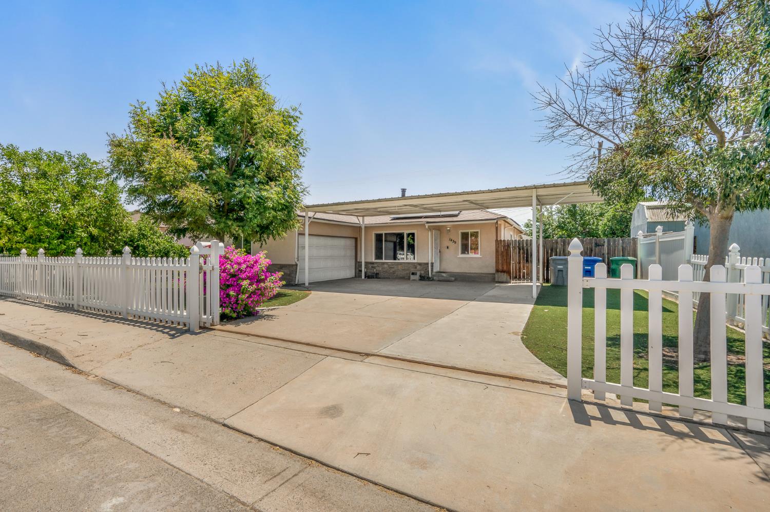 1439 Gary St, Selma, CA 93662
